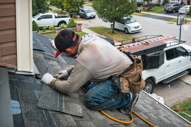 Professional Roofing technician working in Moscow, PA